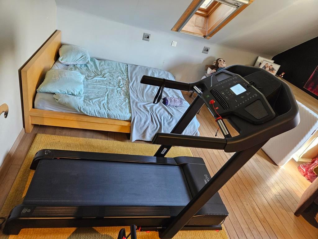 Tapis de course DOMYOS T900C Connecté, 18 km/h, Sports & Fitness, Enlèvement