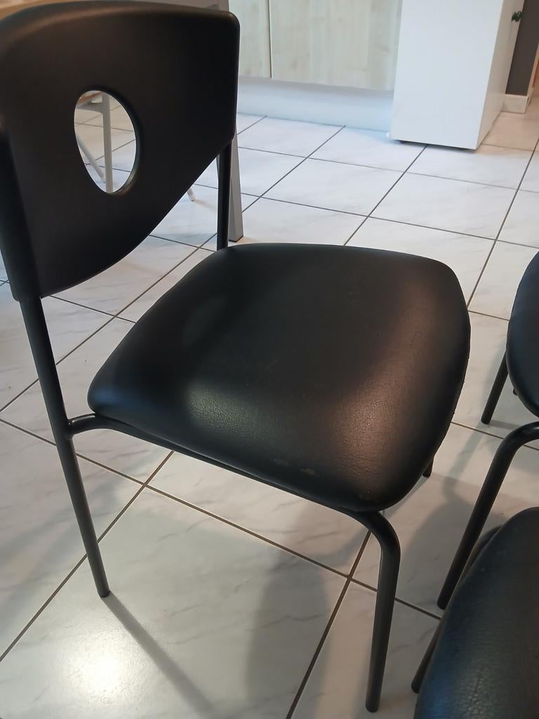 Gratis stoelen, Ophalen