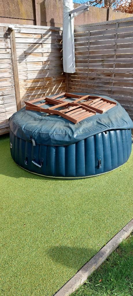 Intex jacuzzi voor 4 personen, Jardin & Terrasse, Bains à remous et Spas, Utilisé, Gonflable, Couverture, Tapis de sol, Filtre
