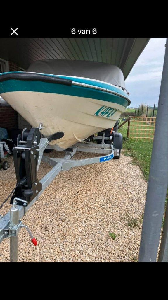 Motorboot - 25 PK, Watersport en Boten, Motorboten en Motorjachten, Gebruikt, Polyester, Tot 6 meter, Benzine, Buitenboordmotor