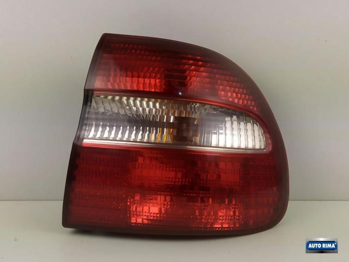 Achterlicht rechts van een Volvo V40, Auto-onderdelen, Verlichting, Gebruikt, 3 maanden garantie, Ophalen of Verzenden