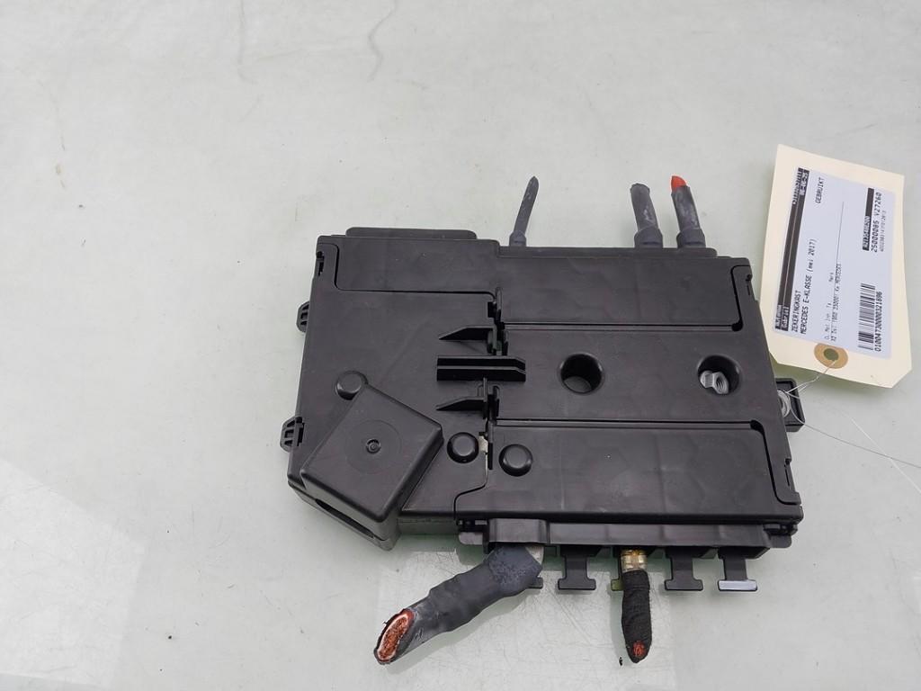 BOITIER FUSIBLES Mercedes-Benz E (C238) (|A2135406200|), Utilisé, Mercedes-Benz