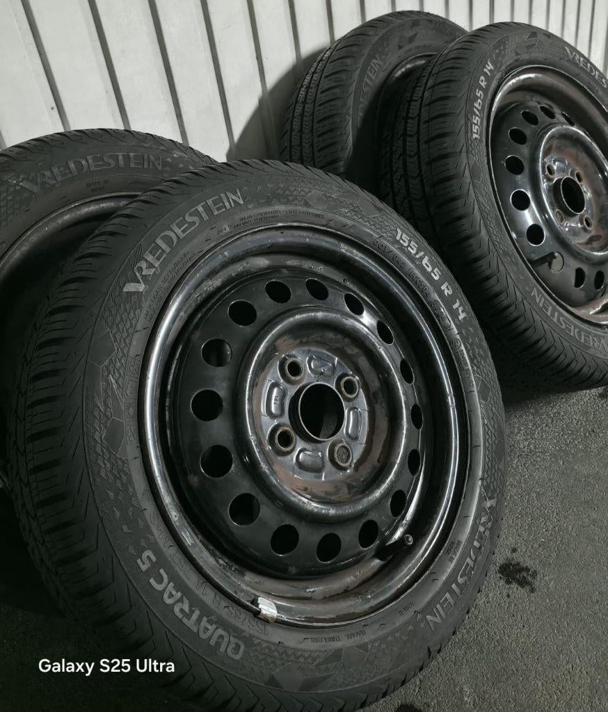 4 pneus 155 / 65 / R14 en très très bonne état, 14 pouces, Véhicule de tourisme, Pneu(s), Enlèvement