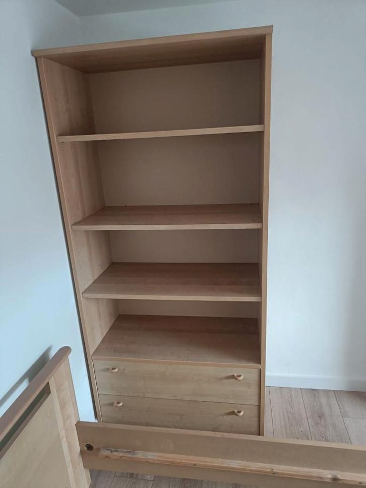 GRATIS: boekenkast en bedframe, Huis en Inrichting, Slaapkamer | Complete slaapkamers, Gebruikt, Eenpersoons, Ophalen
