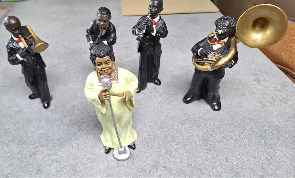 All That Jazz colectie muziek beeldjes, Ophalen