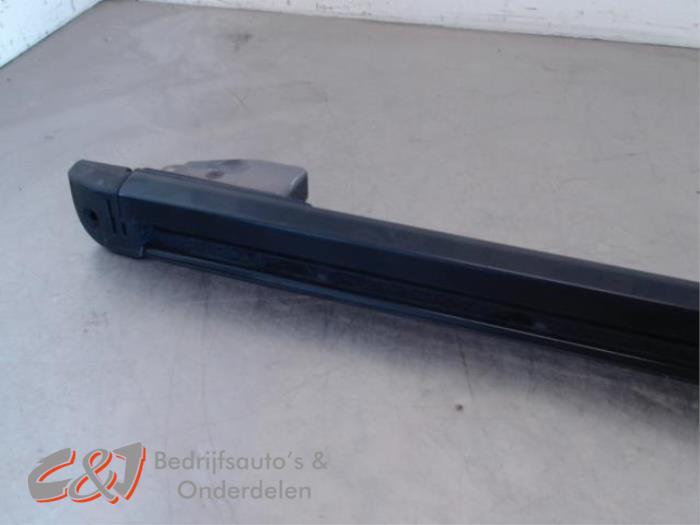 Rail porte coulissante droite d'un Peugeot Partner, Autos : Pièces & Accessoires, -, 3 mois de garantie, Utilisé, -