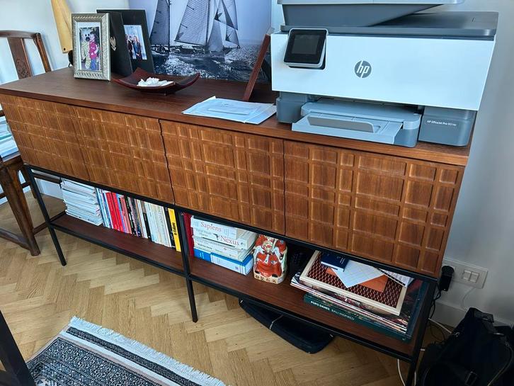 Elegante armoire avec étagère., Maison & Meubles, Armoires | Buffets, Comme neuf, Enlèvement