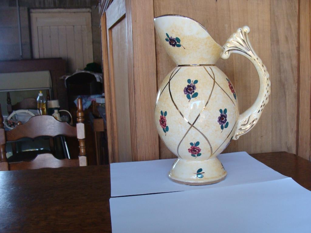 ancien beau vase en forme de cruche, signé 105 l .M.M Belg, Antiquités & Art, Enlèvement ou Envoi