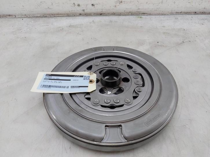 VLIEGWIEL Volkswagen Passat Variant (CJ5) (|05E105266H|), Auto-onderdelen, Motor en Toebehoren, Volkswagen, Gebruikt