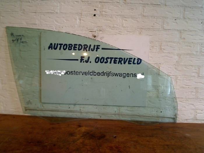 Vitre portière 4portes avant droite d'un Volkswagen Golf, Autos : Pièces & Accessoires, Volkswagen, -, 3 mois de garantie, Utilisé