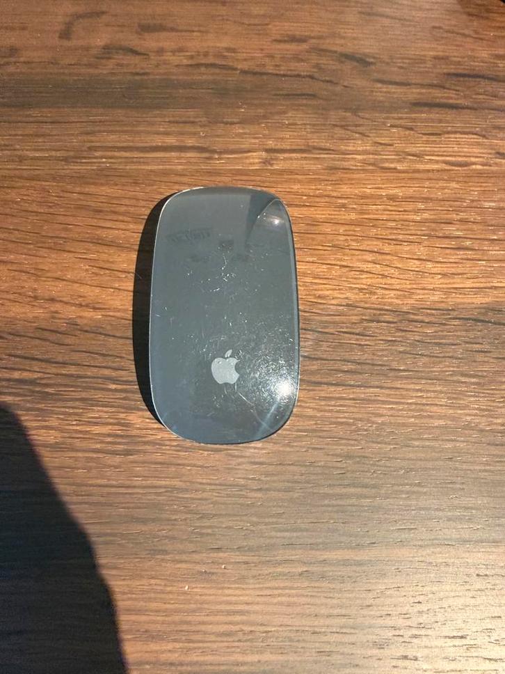 Apple Magic Mouse zwart – Bluetooth, Informatique & Logiciels, Souris, Utilisé, Souris, Sans fil, Enlèvement ou Envoi
