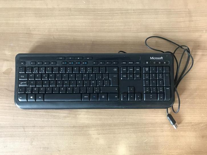 Toetsenbord Microsoft AZERTY, Computers en Software, Toetsenborden, Gebruikt, Azerty, Bedraad, Multimediatoetsen, Ophalen of Verzenden
