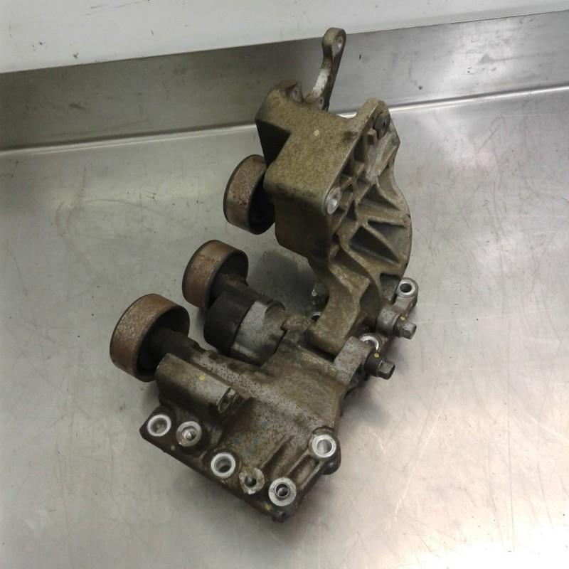 SUPPORT POMPE CLIMATISATION Kia Carens III (FG), Utilisé, Kia