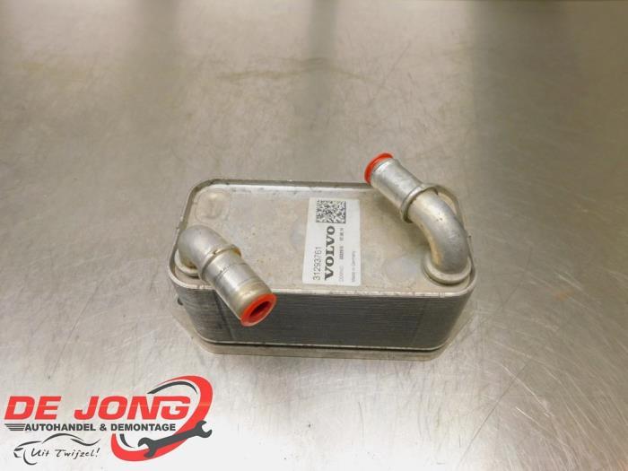 Refroidisseur d'huile d'un Volvo V60, Autos : Pièces & Accessoires, Climatisation & Chauffage, Volvo, Utilisé, 3 mois de garantie