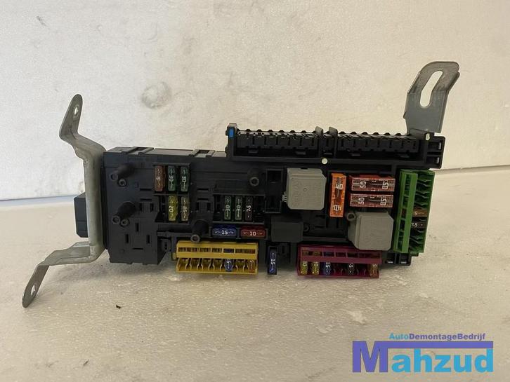 MERCEDES E KLASSE W212 E-220 CDI Zekeringkast 5DK01102305, Autos : Pièces & Accessoires, Électronique & Câbles, Mercedes-Benz