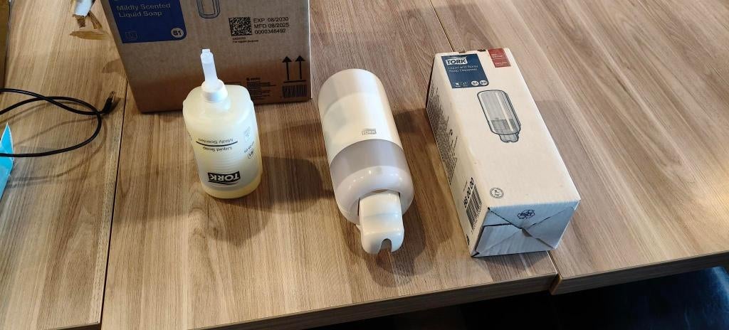 zeepdispenser, Ophalen