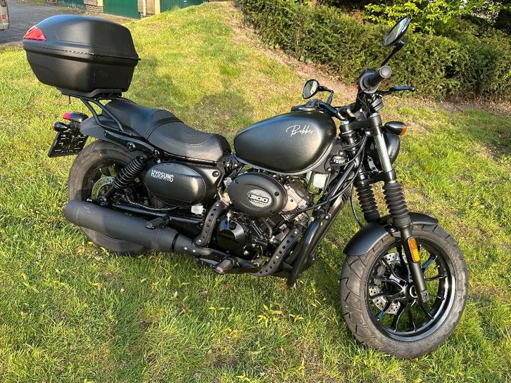 Hyosung Aquila GV300 S Bobber Black Edition 2022 met 200km !, Motos, Motos | Hyosung, Particulier, Chopper, 12 à 35 kW, 2 cylindres