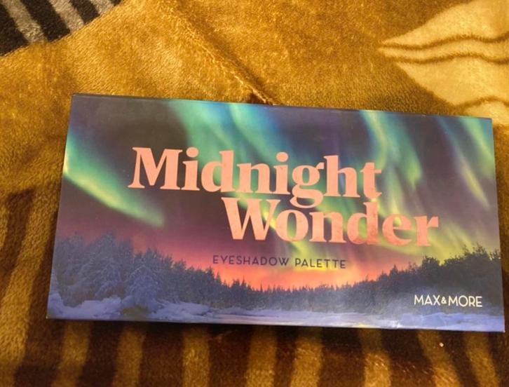 Eyeshadow palette midnight eyeshadow, Bijoux, Sacs & Beauté, Beauté | Cosmétiques & Maquillage, Comme neuf, Maquillage, Bleu, Enlèvement ou Envoi