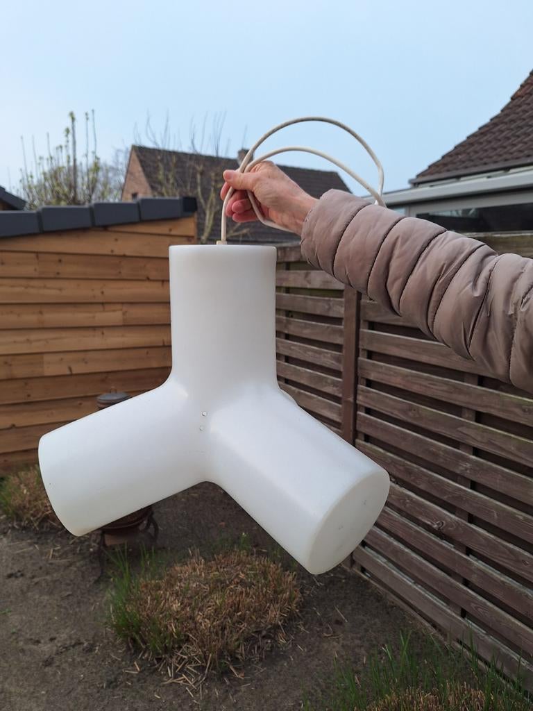 Witte hanglamp., Ophalen