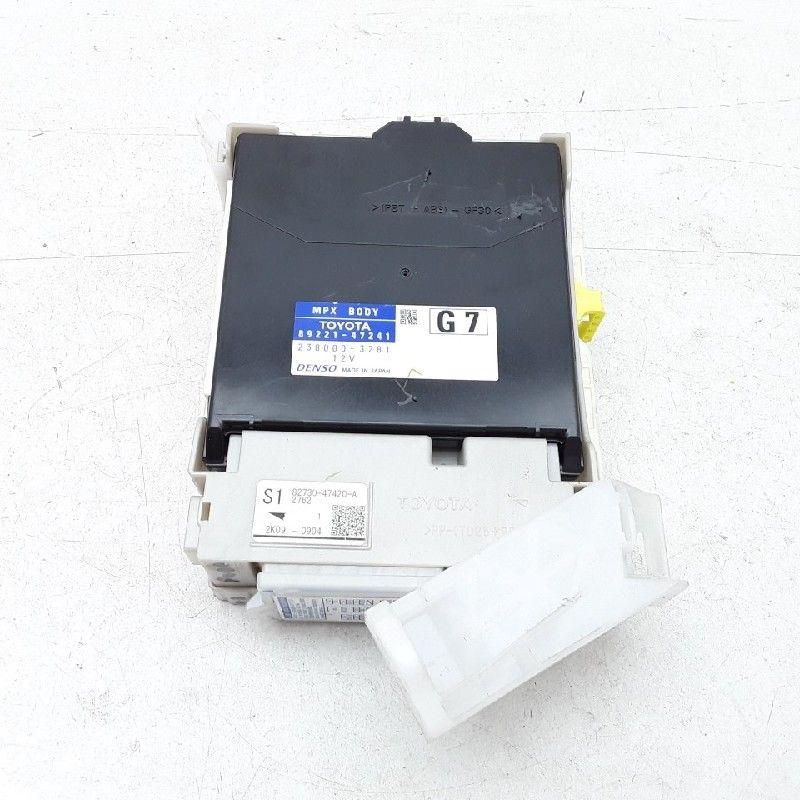 COMPUTER BODY CONTROL Toyota Prius Plus (ZVW4) (01-2011/-), Gebruikt, Toyota