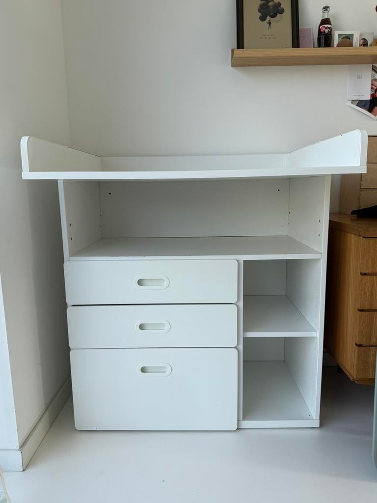 Ruime stevige verzorgingstafel, Ophalen, Gebruikt, Commode