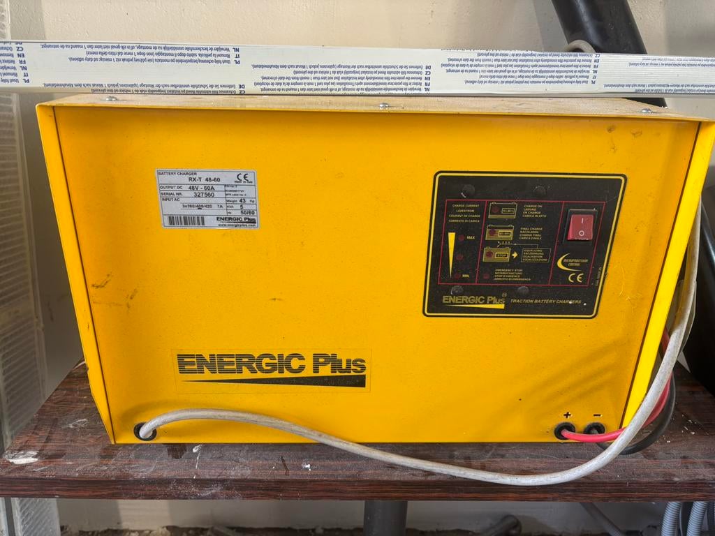 Heftruk Baterij oplader, Ophalen