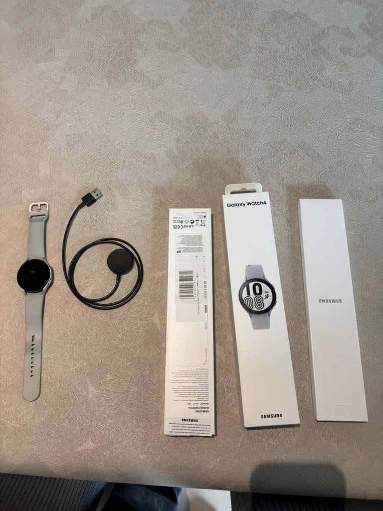 Samsung galaxy watch 4 44mm, Gebruikt, Ophalen of Verzenden, Waterdicht, Grijs