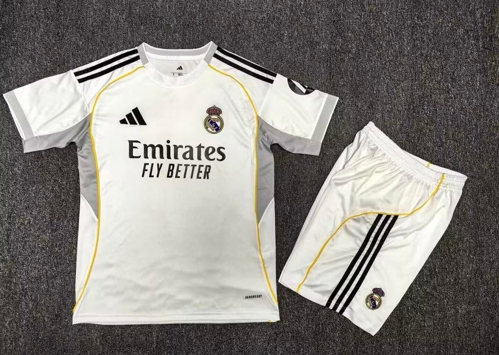 Real Madrid Voetbal Set Tenu - NIEUW!, Sport en Fitness, Voetbal, Maat M, Ophalen, Nieuw, Set