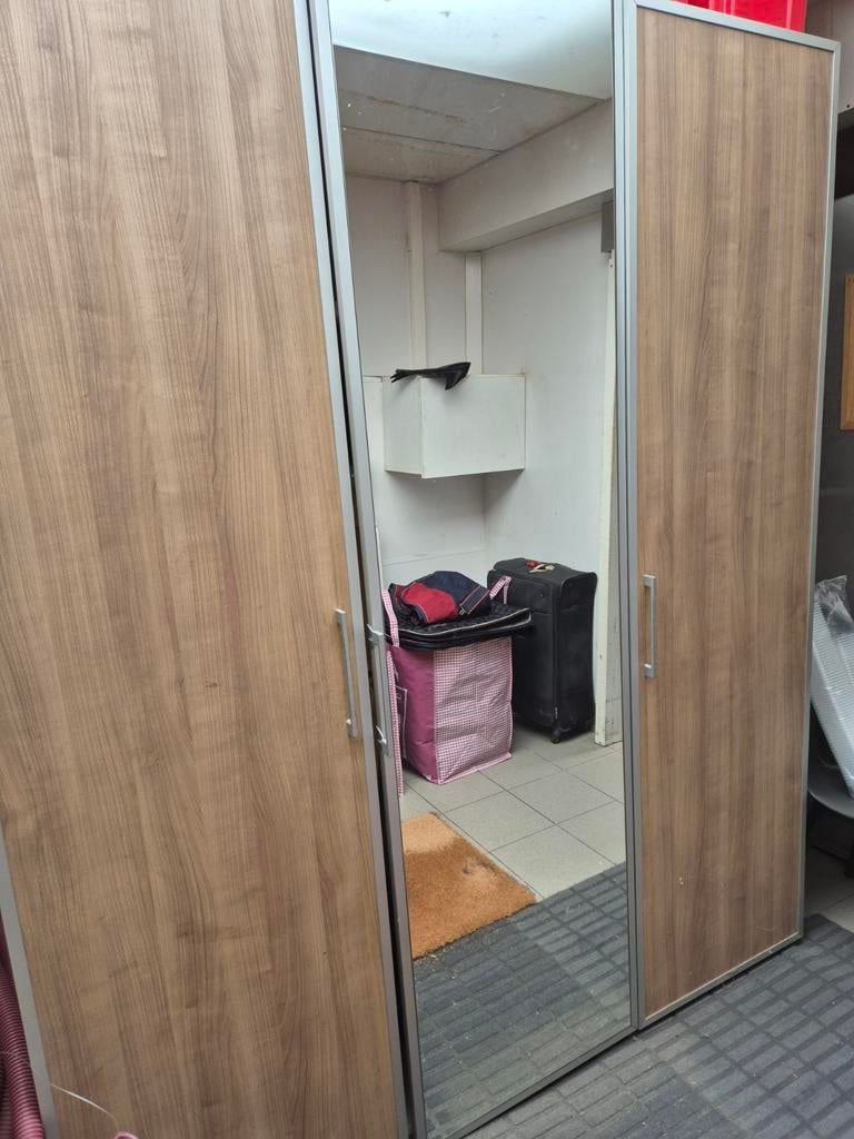 Armoire, L180, H220, D60, 3 portes avec miroir,, Enlèvement