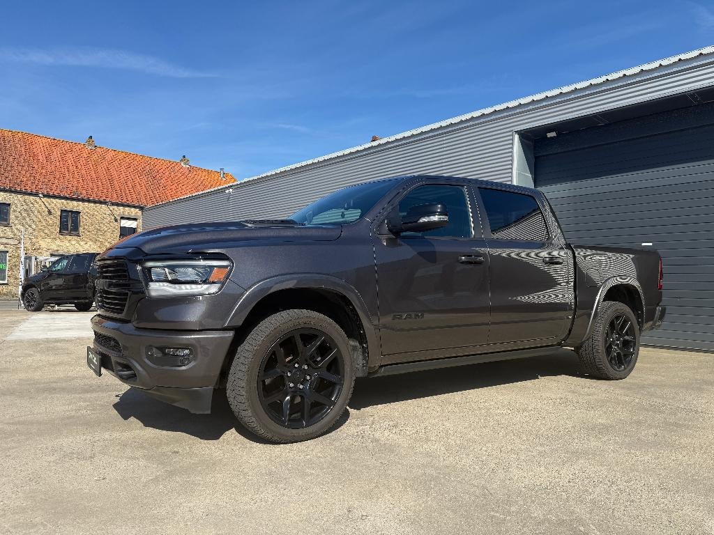 RAM LARAMIE / NIGHT EDITION / V8 5.7 / PANO / HUPD / LPG, Automaat, 295 kW, Leder, Bedrijf