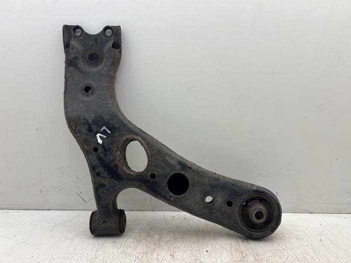 Draagarm links-voor van een Toyota Rav-4, Gebruikt, -, -, Ophalen of Verzenden