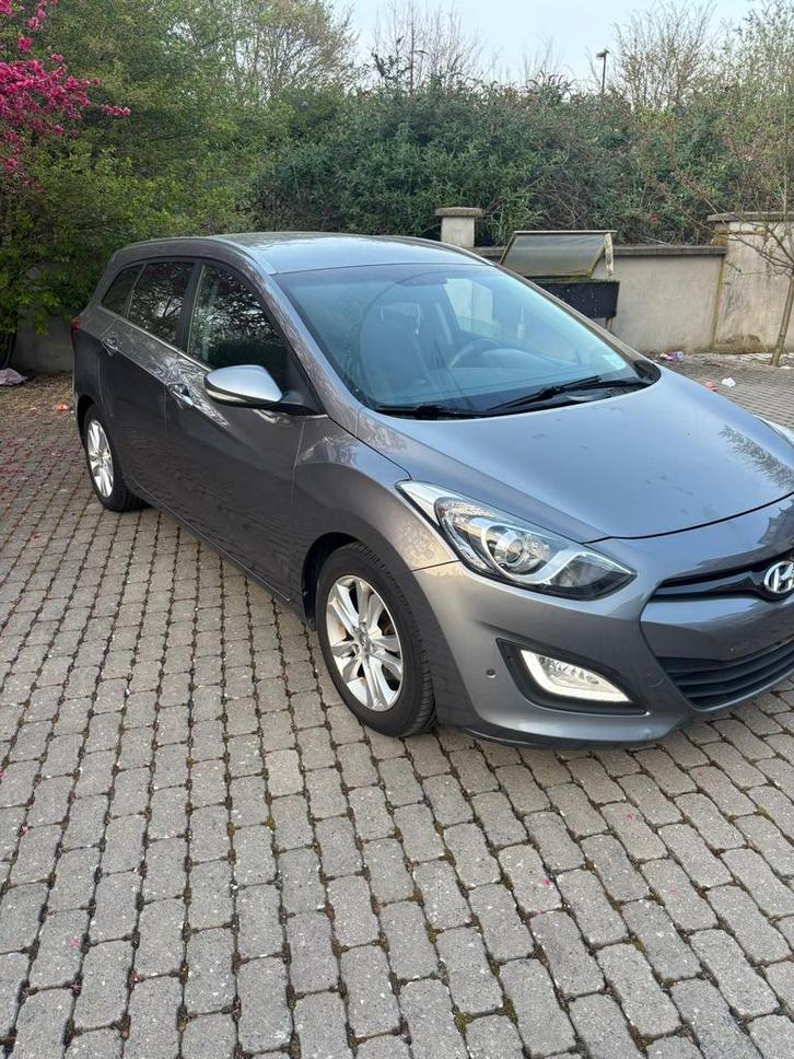 Hyndai i30 automatique, Autos, Opel, Particulier, Système de navigation, Diesel, Automatique, Enlèvement