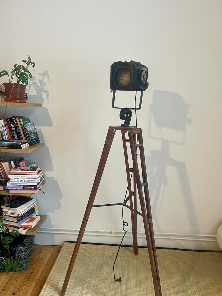 Lamp on a tripod, Huis en Inrichting, Lampen | Vloerlampen, Ophalen, Zo goed als nieuw