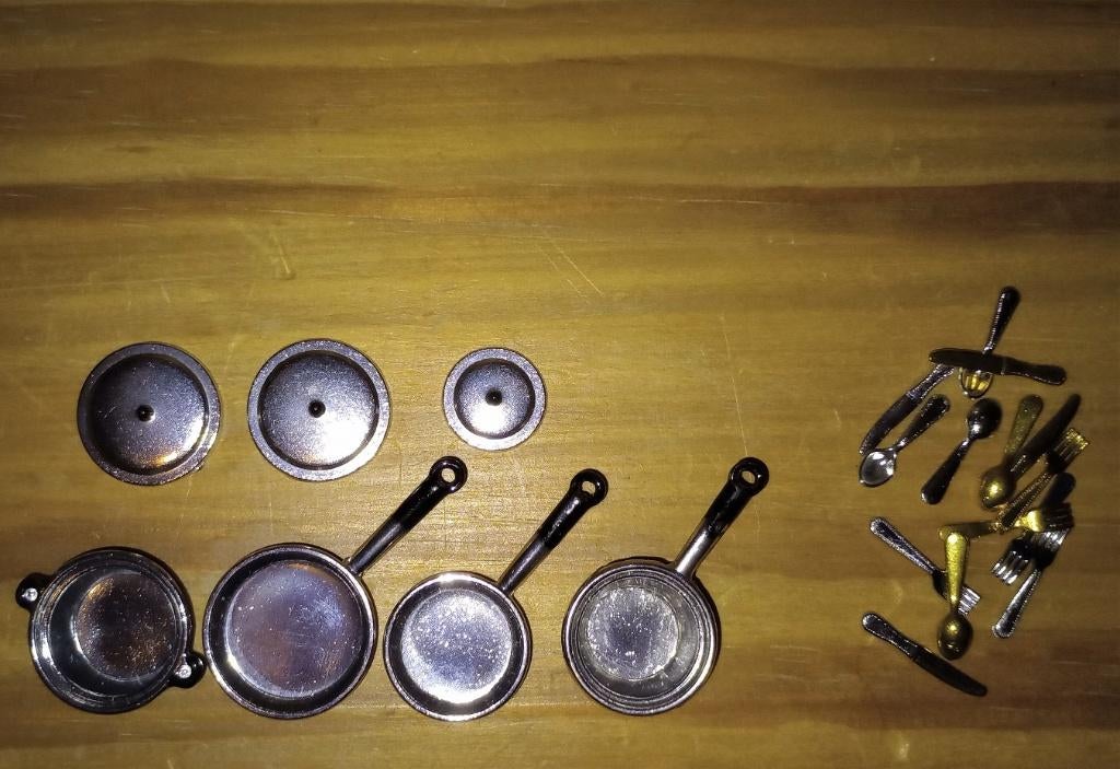 Sylvanian - ensemble de casseroles et couverts, Enlèvement, Comme neuf