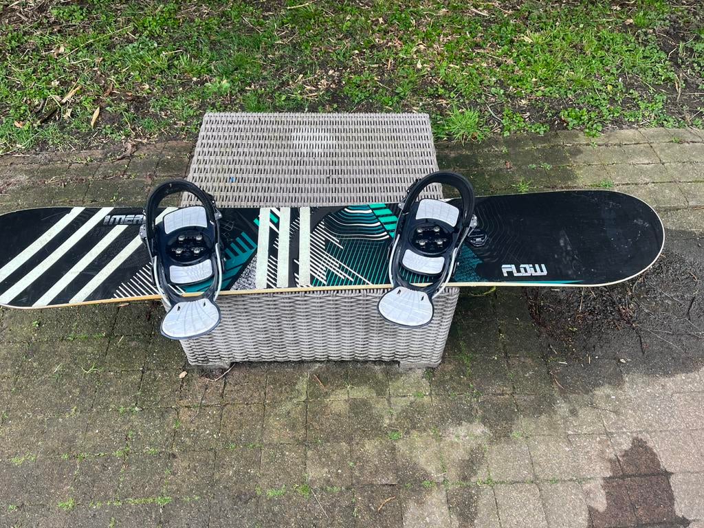 Flow snowboard 159 wide incl. Flow bindingen, Sport en Fitness, Snowboarden, Ophalen, Gebruikt, Board