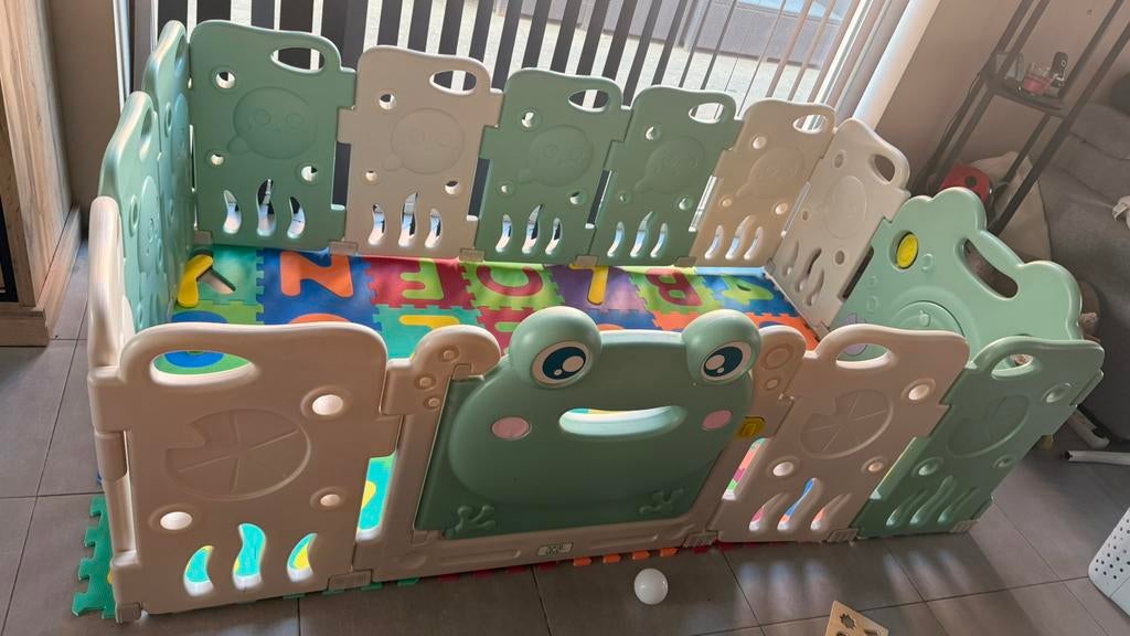 Grondpark + tegels, Ophalen, Zo goed als nieuw