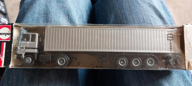 H0LK 0401 FORD INTERCONTINENTAL 1/87, Hobby en Vrije tijd, Modelauto's | 1:87, Zo goed als nieuw, Bus of Vrachtwagen, Herpa, Ophalen of Verzenden