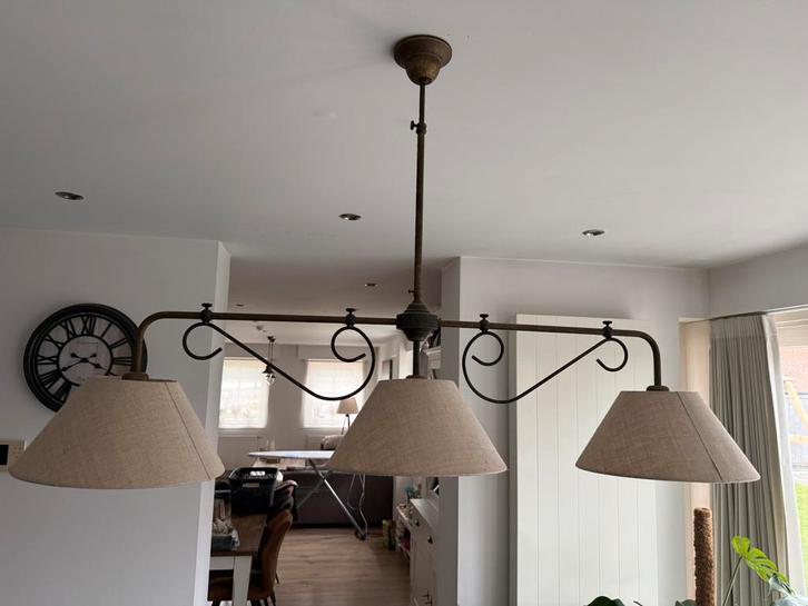 Landelijke hanglamp 3 stoffen kappen/metaal in roestlook, Huis en Inrichting, Lampen | Kroonluchters, Gebruikt, Metaal, Ophalen