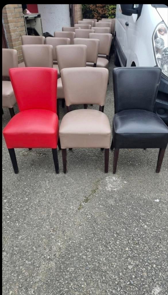 Lots de 90  chaises horeca 3 couleur différente