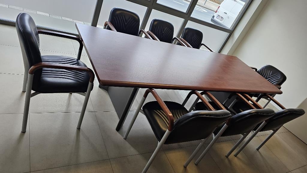 vergadertafel met 8 stoelen en bijhorende lage kast, Ophalen, 50 tot 100 cm, 100 tot 150 cm, Klassiek