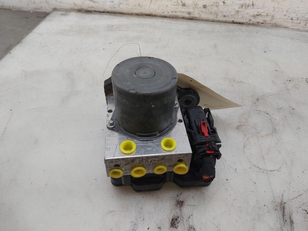 BLOC ABS (FREINS ANTI-BLOCAGE) Volkswagen Polo VI (AW1), Dhr. J. Ham, Volkswagen, Administratie@autoham.nl, Utilisé