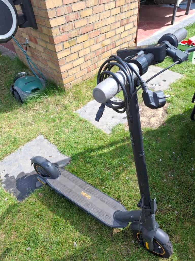 Ninebot kickscooter G30, Fietsen en Brommers, Steps, Ophalen