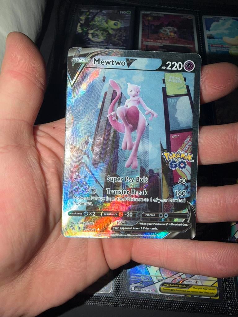 Mewtwo V (Alt Art) Pokemon Go, Ophalen of Verzenden, Zo goed als nieuw, Losse kaart, Foil