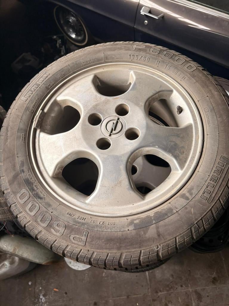 Jantes Opel avec pneus 195 60 15, Autos : Pièces & Accessoires, Enlèvement, Pneu(s)