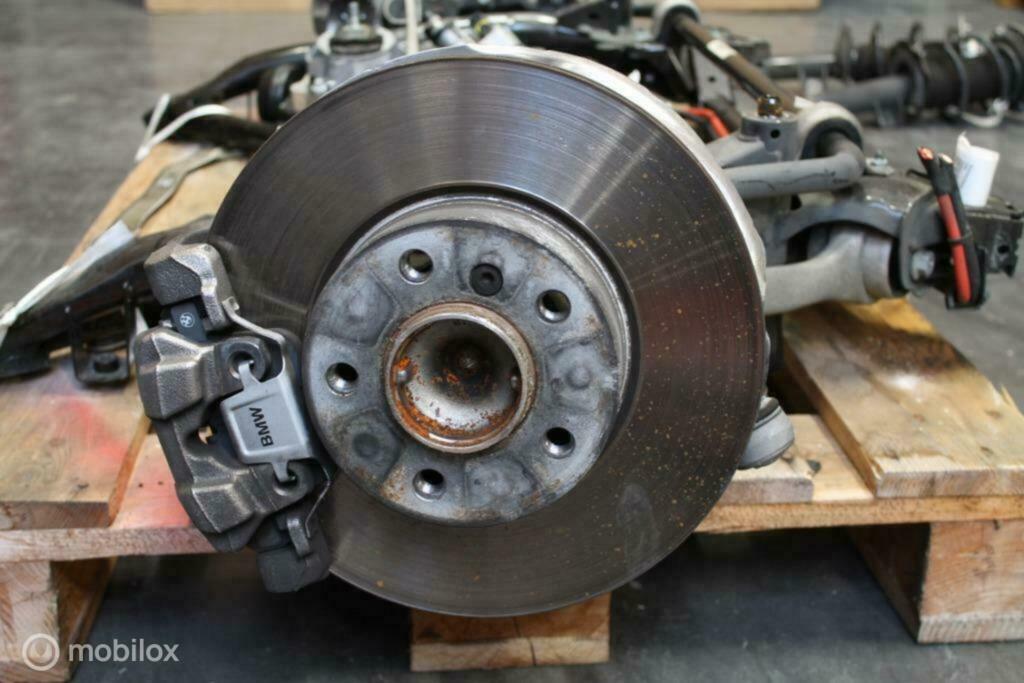 Remmenset vooraan compleet BMW 4 serie F32 F33 F36 F82 F83