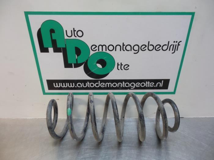 Ressort de flexion arrière d'un Peugeot 107 (107 05-), Autos : Pièces & Accessoires, Suspension & Châssis, Peugeot, Utilisé, 3 mois de garantie