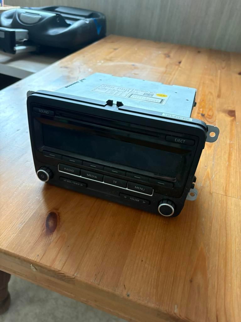 Autoradio VW d'origine (CD + AUX) — Volkswagen OEM, Enlèvement, Comme neuf