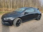 Volkwagen Scirocco 2.0 TSI DSG (DCC) stage 2 (300pk), Auto's, Volkswagen, Automaat, Euro 5, Zwart, Leder en Stof