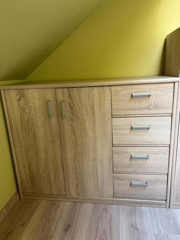 Compacte en Functionele Opbergkast - Slim Ruimtegebruik beschikbaar voor biedingen