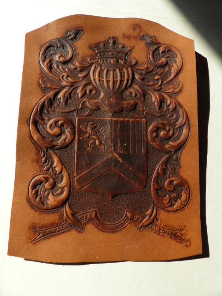 WAPENSCHILDEN/STALEN OP LEDER/WARM GEPERST, Antiek en Kunst, Kunst | Etsen en Gravures, Ophalen of Verzenden